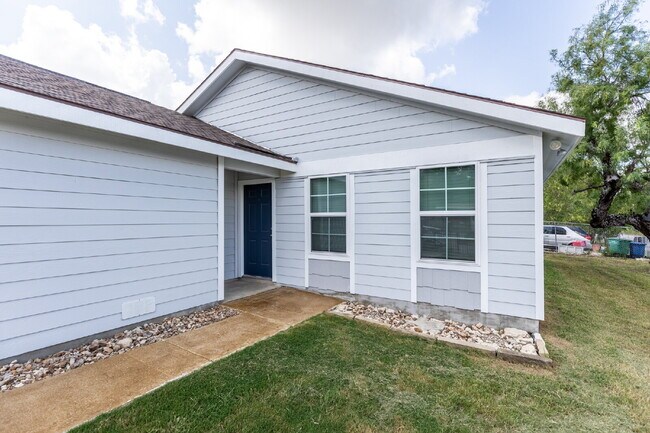 Building Photo - 5534 Painted Horse St