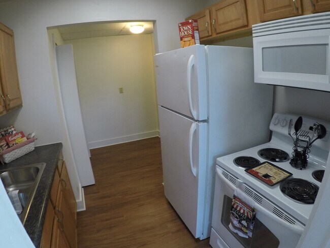 Foto del edificio - 3001 Kossuth St