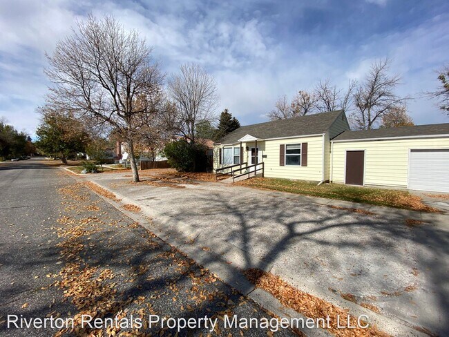 Building Photo - 2 br, 1 bath House - 218 E Lincoln Ave