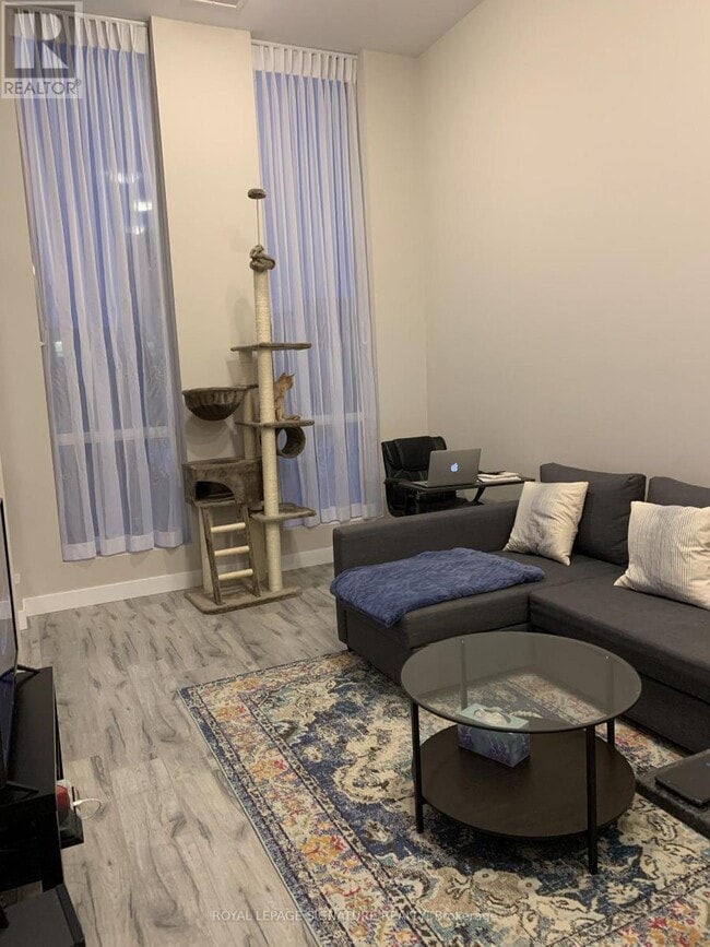 Building Photo - 100 Garment St