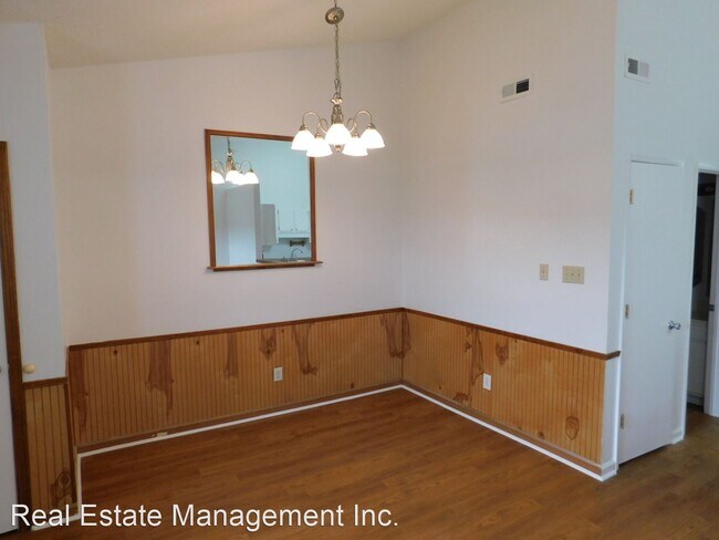 Building Photo - 2 br, 1 bath House - 132B Witten Cir