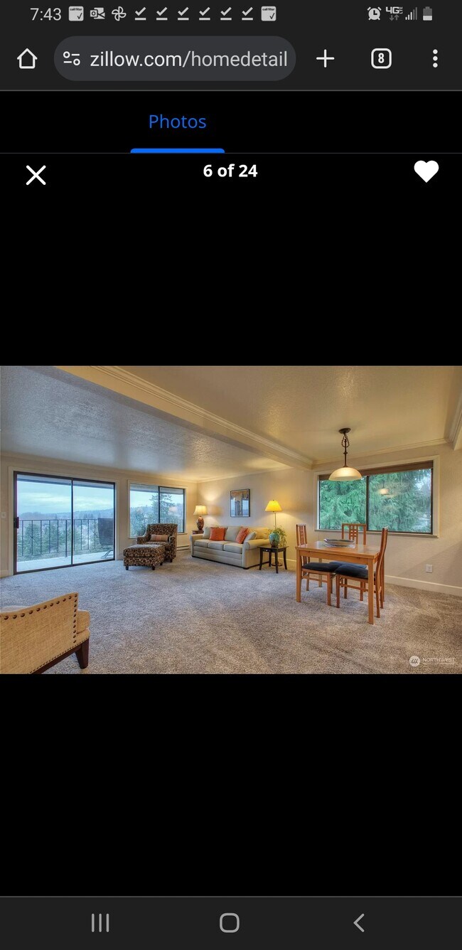 Foto del edificio - 317 Kennebeck Ave S