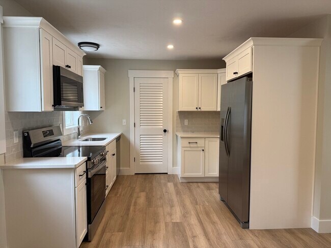 Building Photo - 480 Wareham St