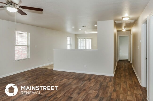 Building Photo - 119 Darrow Creek Dr
