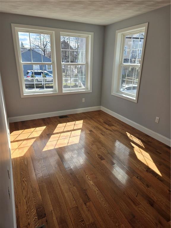 Building Photo - 561 Potters Ave