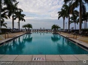 Building Photo - 2825 Palm Beach Blvd