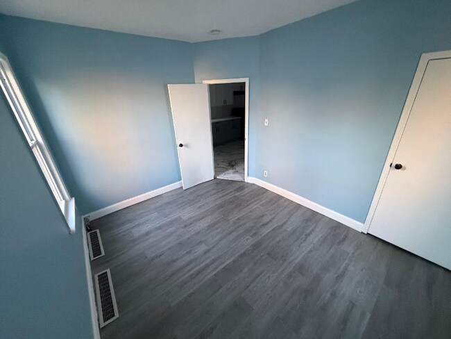 Building Photo - 106 N Munn Ave