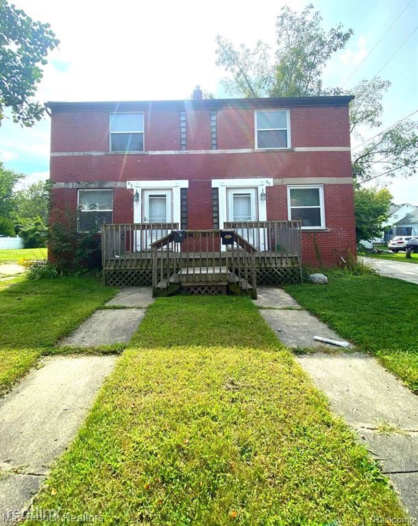 2 br, 1 bath Duplex 85 Spokane Dr Townhome Rentals in Pontiac MI