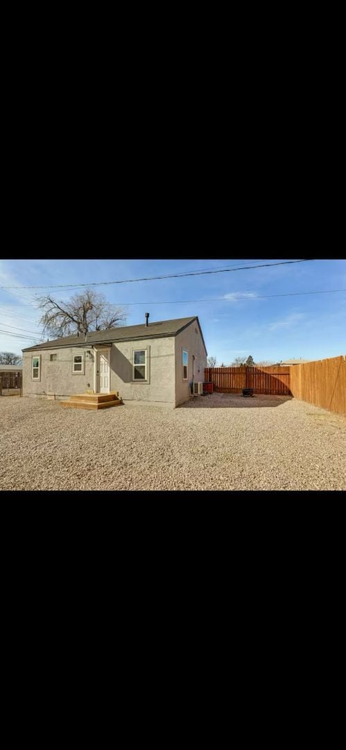 Building Photo - Charming 2BR House in Artesia