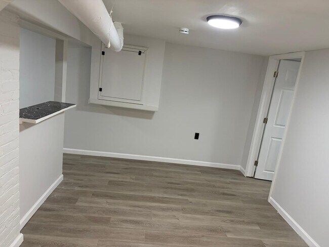 Building Photo - 327 Dover St