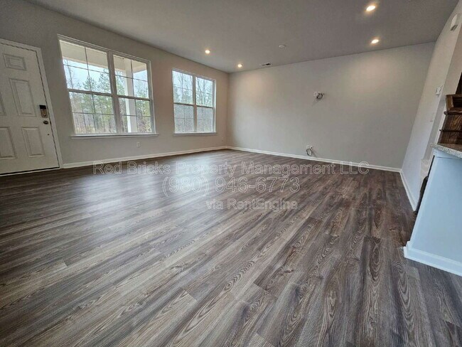 Foto del edificio - 7828 Nelson Rd