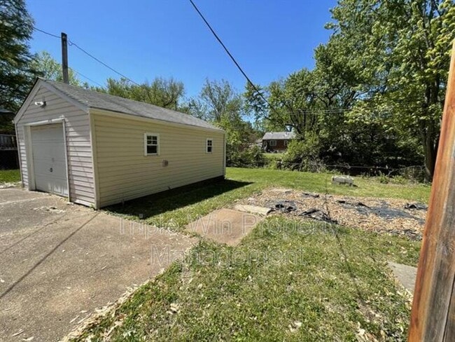 Building Photo - 1145 St Matthew Dr