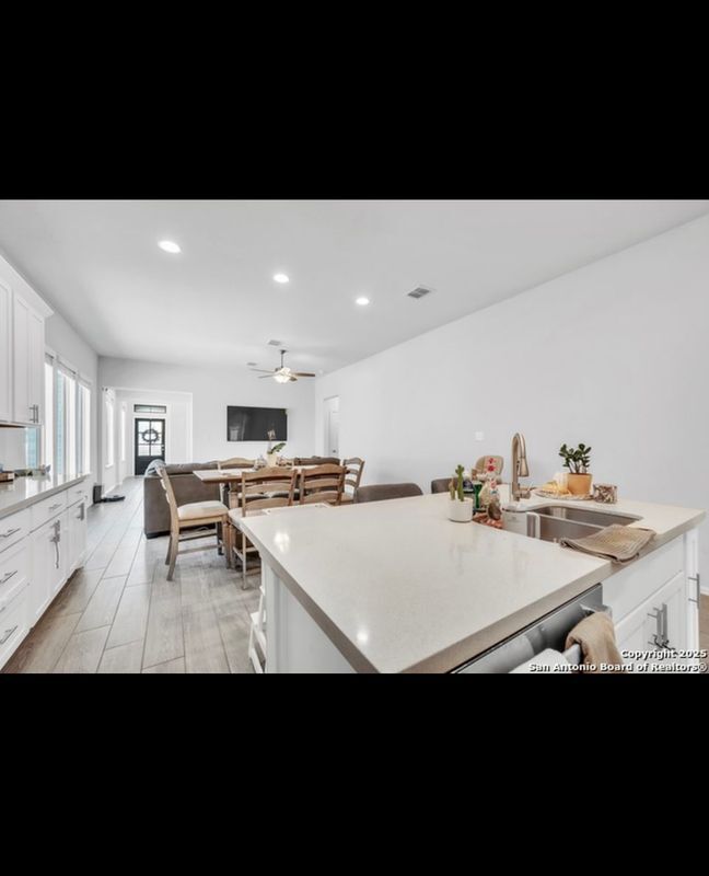 Foto del edificio - 13238 Fantine Flds