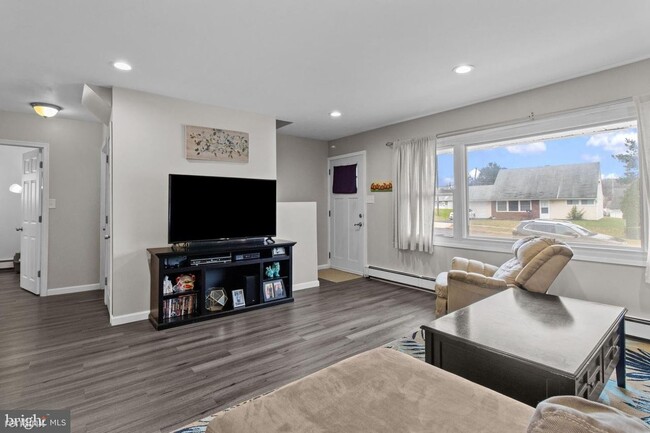 Building Photo - 4 br, 2 bath House - 23 Valor Ln