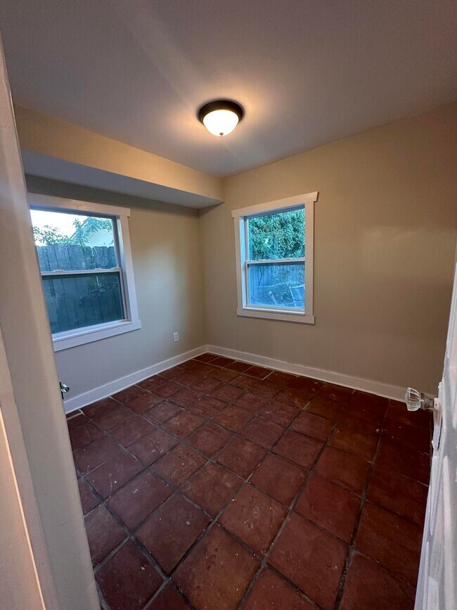 Foto del edificio - 4707 Garden Ave