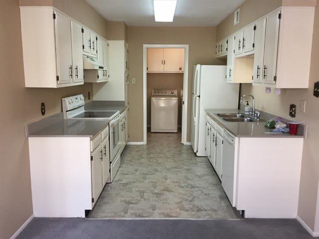 Building Photo - 1196 Sunmeadow Dr