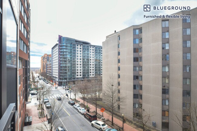 Foto del edificio - 1011 4th St NW