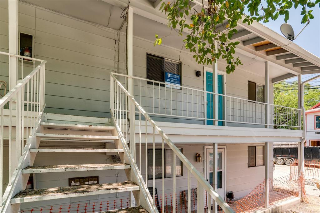 Foto principal - 3707 Tom Green St