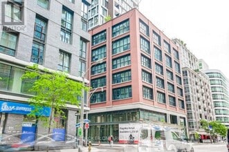 Building Photo - 115 Blue Jays Way