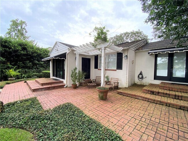 Building Photo - 1016 Lancaster Dr