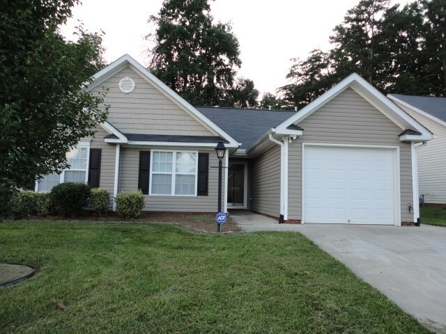 Foto principal - 1860 Oakhurst Park Ln