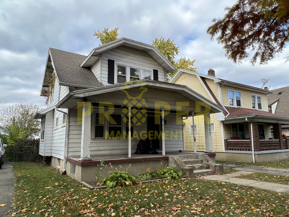 Primary Photo - 2 bedroom 1.5 bathroom house for rent