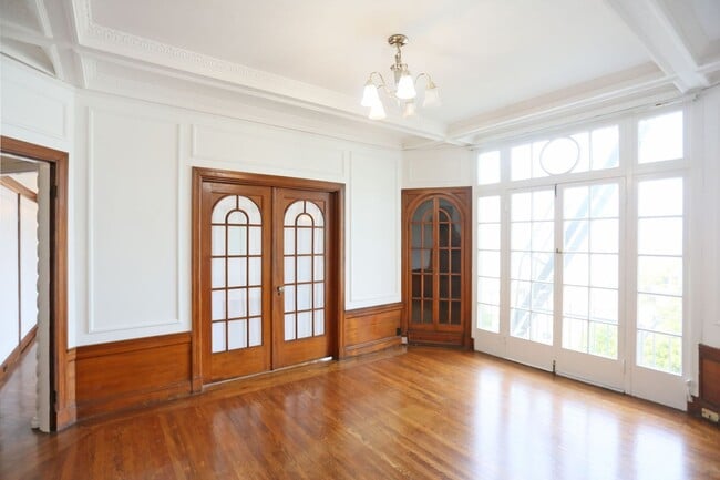 Building Photo - 1538 Green St