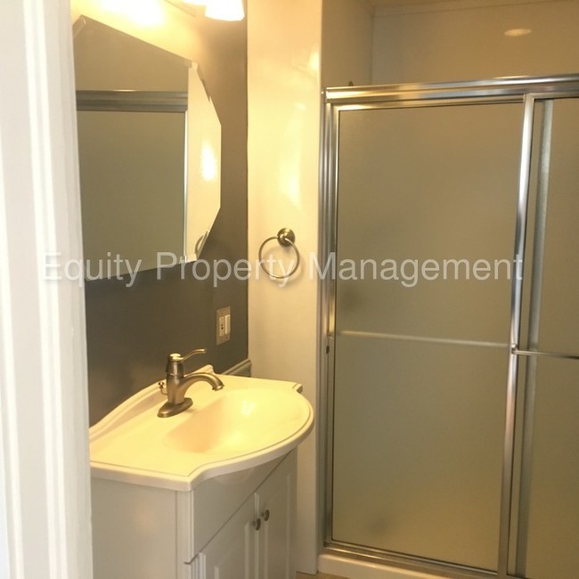 Building Photo - 1447 S 1000 E