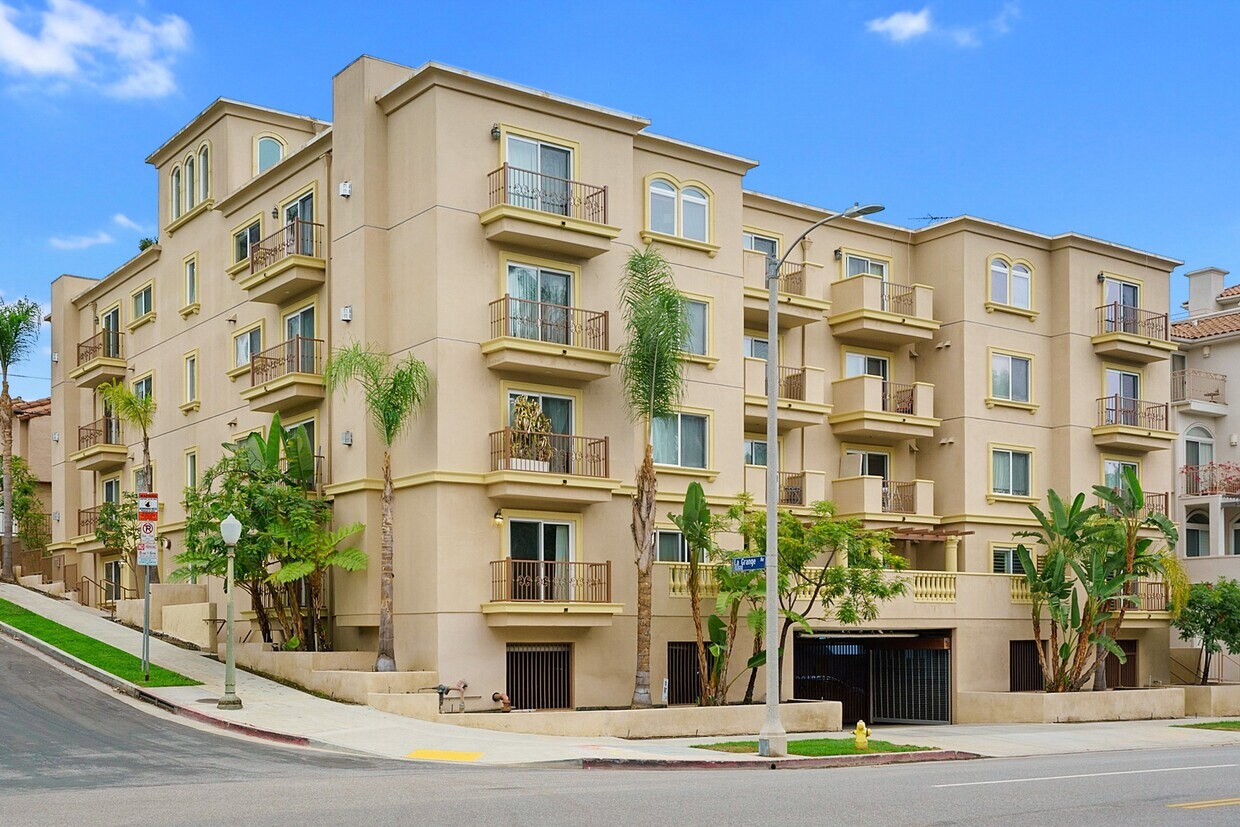 Primary Photo - 10390 LA GRANGE Ave