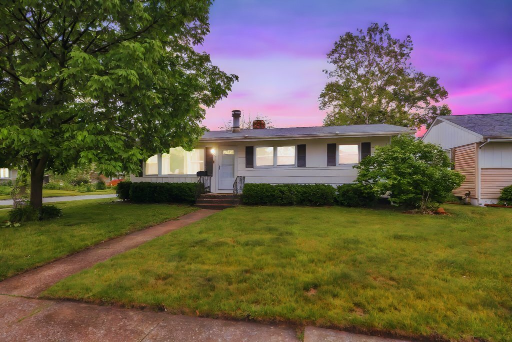 Foto principal - 105 Indianwood Dr