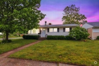 Building Photo - 105 Indianwood Dr