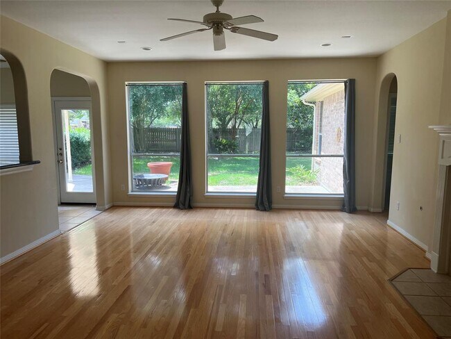 Building Photo - 5011 Quiet Falls Ct