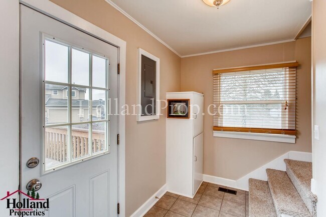Foto del edificio - COMING SOON! Charming Country-Style Home i...