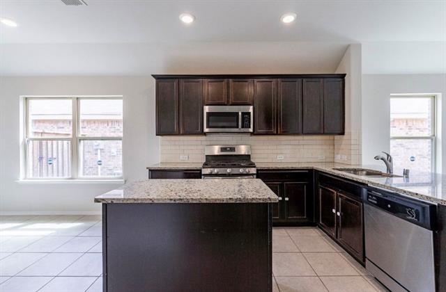 Foto del edificio - 1495 Acmite Ave