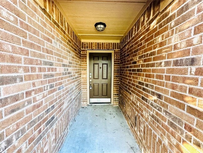 Building Photo - 38110 Sweetwater Cir