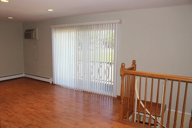 Building Photo - 23 Willow Way