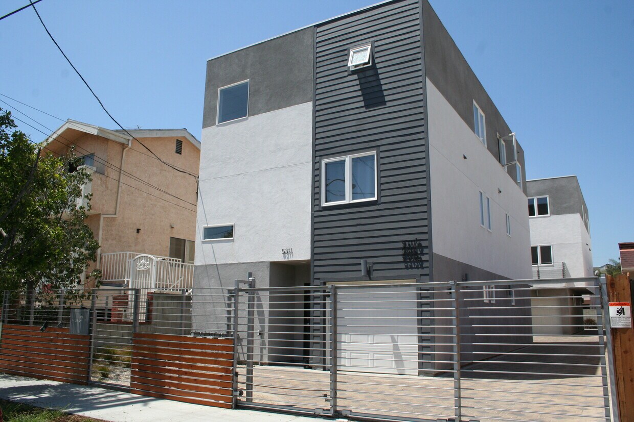 Foto principal - 5313 Riverton Ave