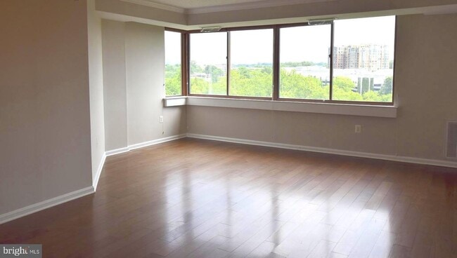 Foto del edificio - 10101 Grosvenor Pl