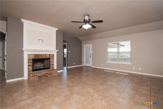 Building Photo - 9805 Kaitlyn Dr