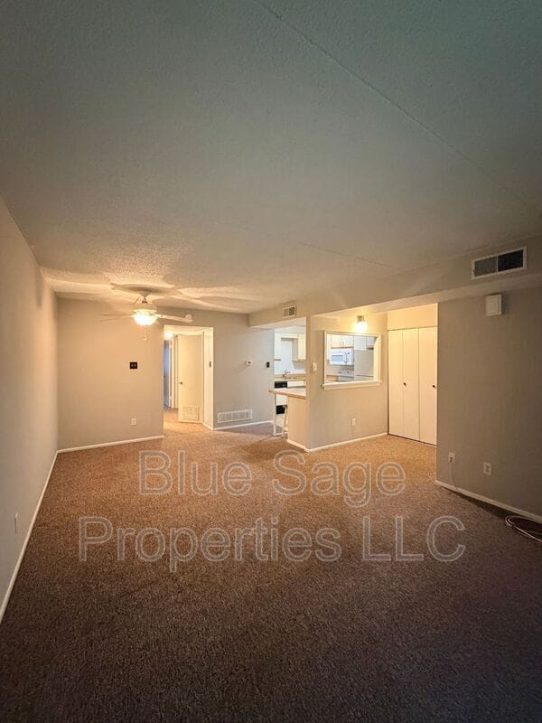 Building Photo - 768 Putnam Blvd