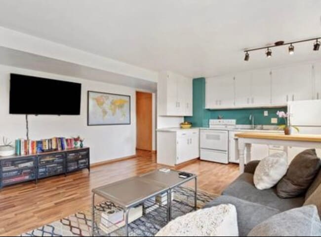 Living space - 5105 Wallace Ave