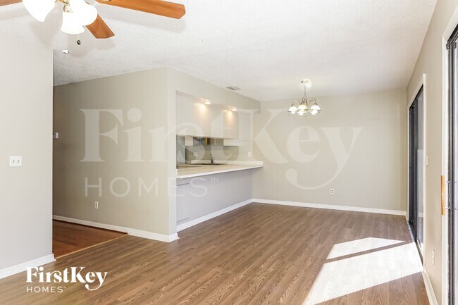 Foto del edificio - 1315 Wilderness Ln
