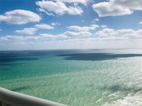 Building Photo - 16001 Collins Ave