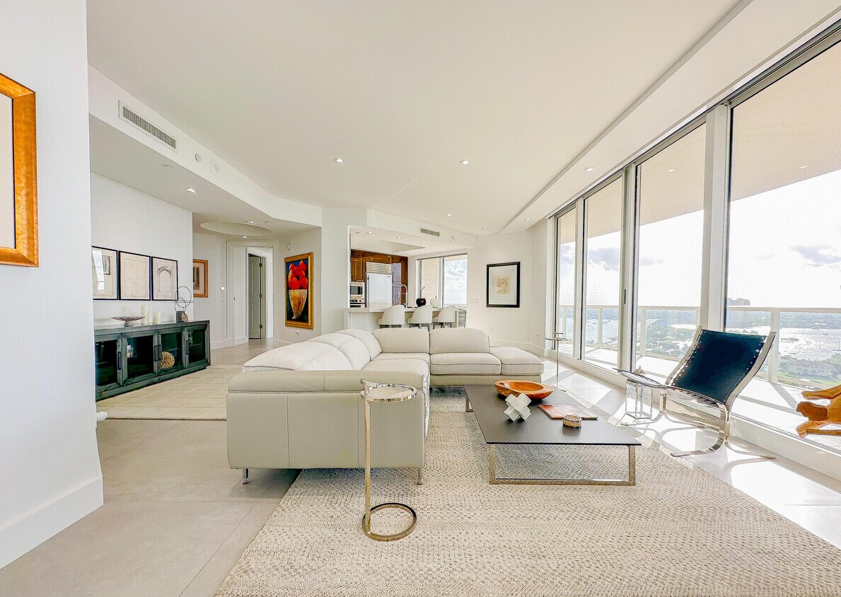 Foto principal - 2700 N Ocean Dr