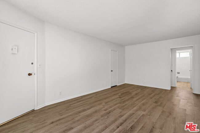 Building Photo - 1236 McClellan Dr