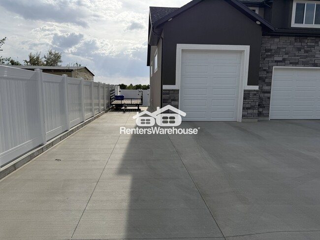 Building Photo - 373 N 2625 W