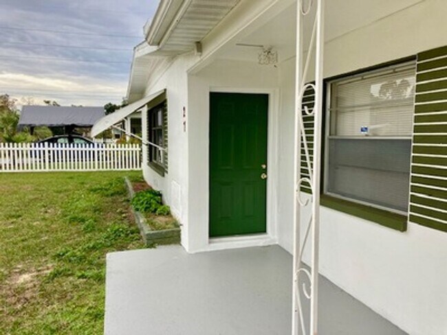 Building Photo - 2/1 Beverly Hills, Florida Home