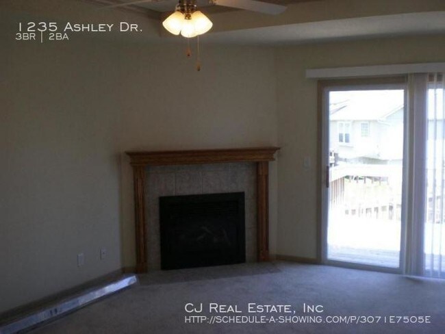 Building Photo - 3 bedroom in Grain Valley MO 64029