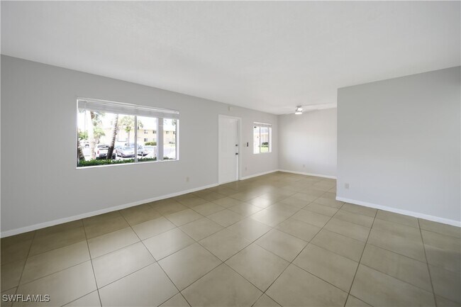 Building Photo - 4621 Bayshore Dr