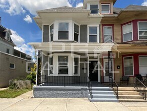 Building Photo - 631 Wallace St